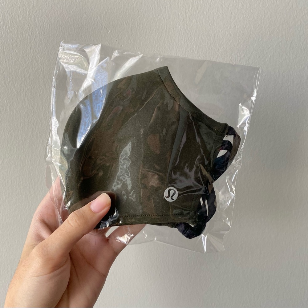 NEW lululemon double strap mask — dark olive
